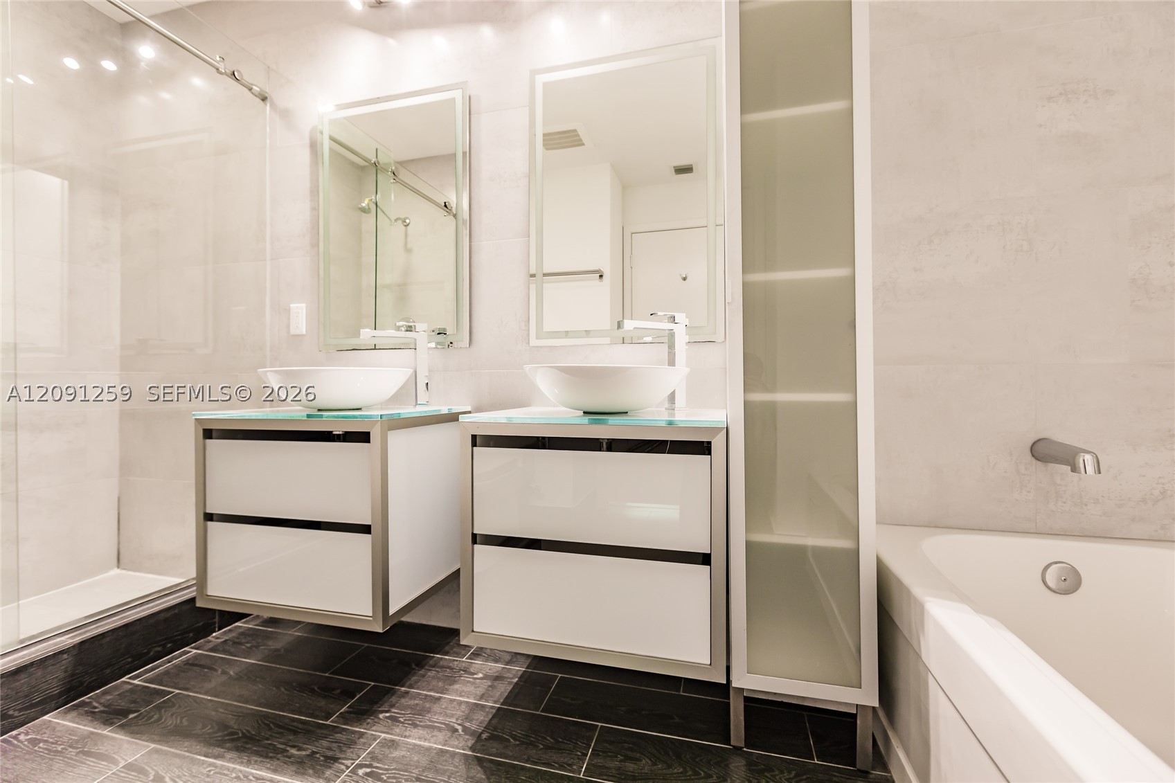 1111 SW 1st Ave #3216, Miami FL 33130
