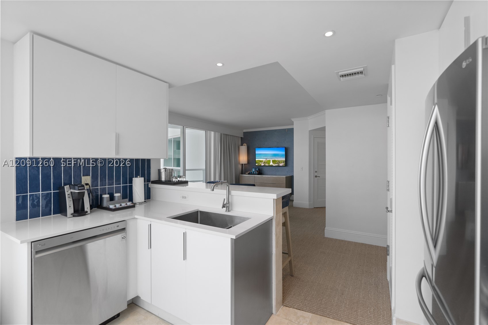 4401 Collins Ave #1703, Miami Beach FL 33140