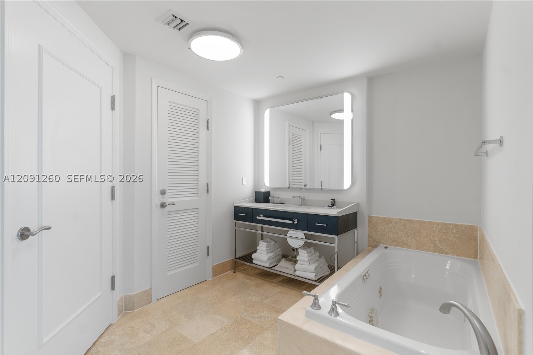 4401 Collins Ave #1703, Miami Beach FL 33140