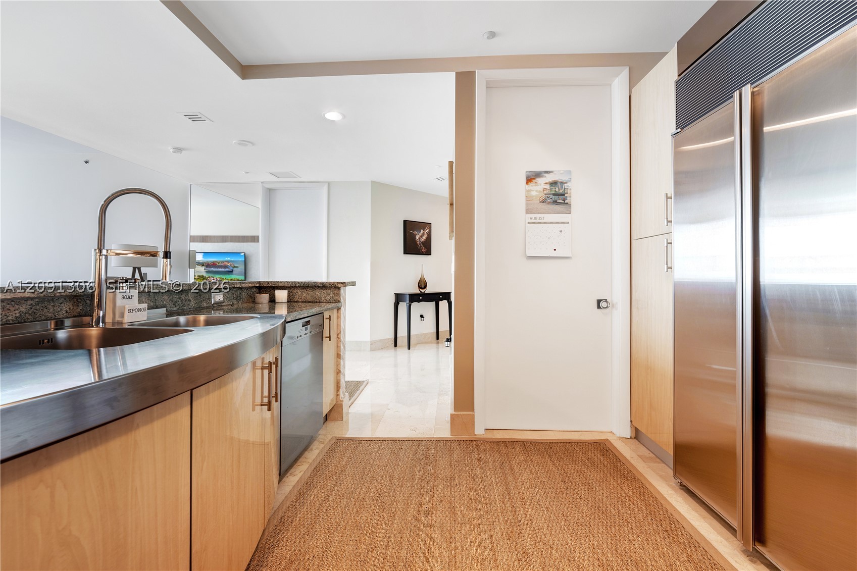 100 S Pointe Dr #2403, Miami Beach FL 33139