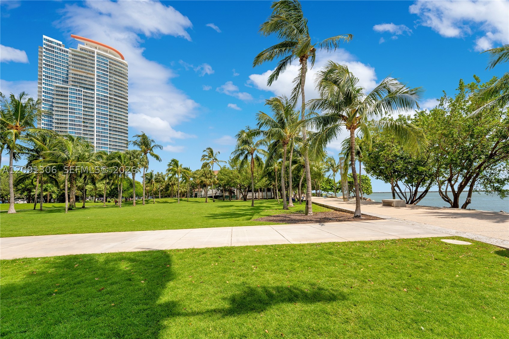 100 S Pointe Dr #2403, Miami Beach FL 33139