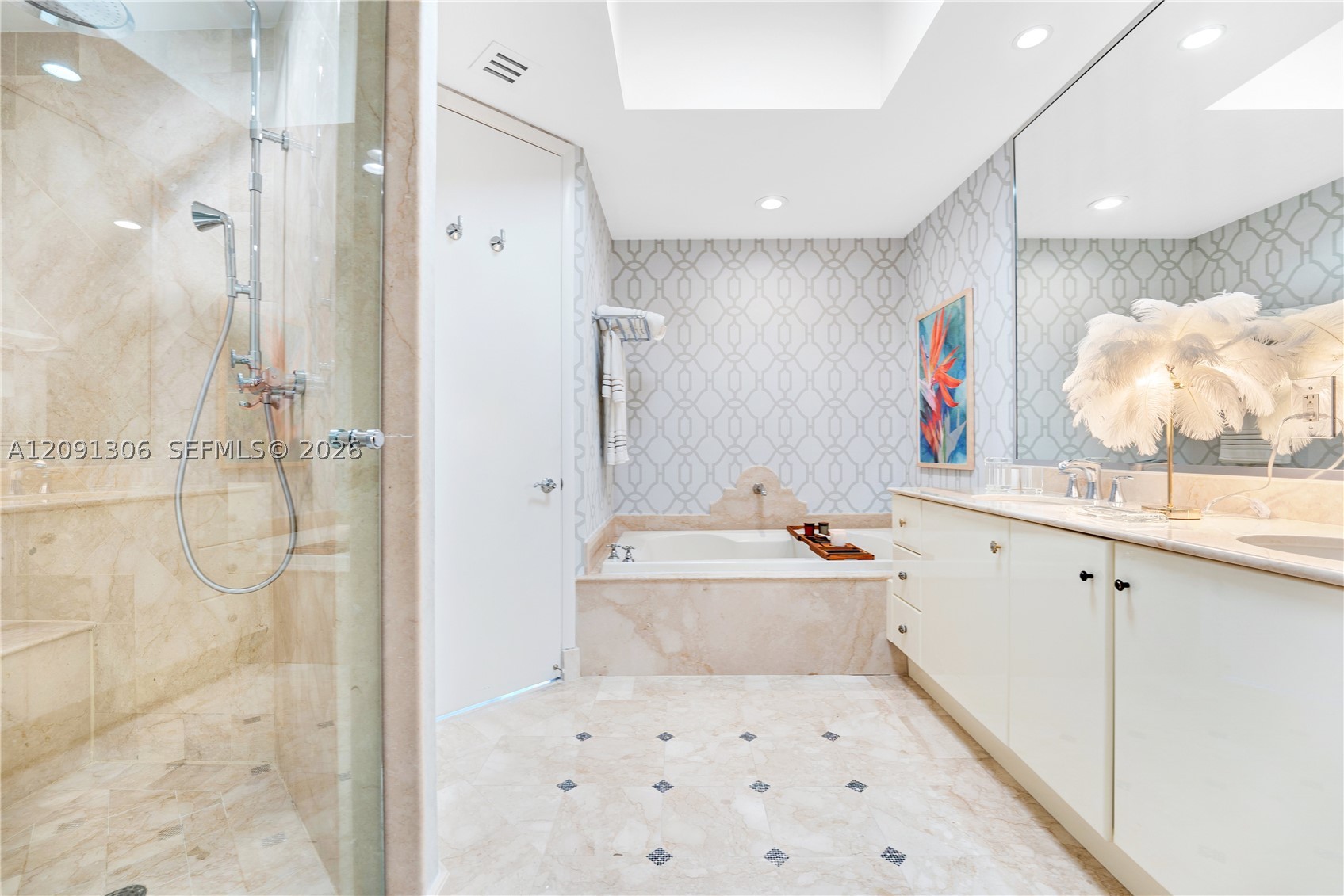 100 S Pointe Dr #2403, Miami Beach FL 33139