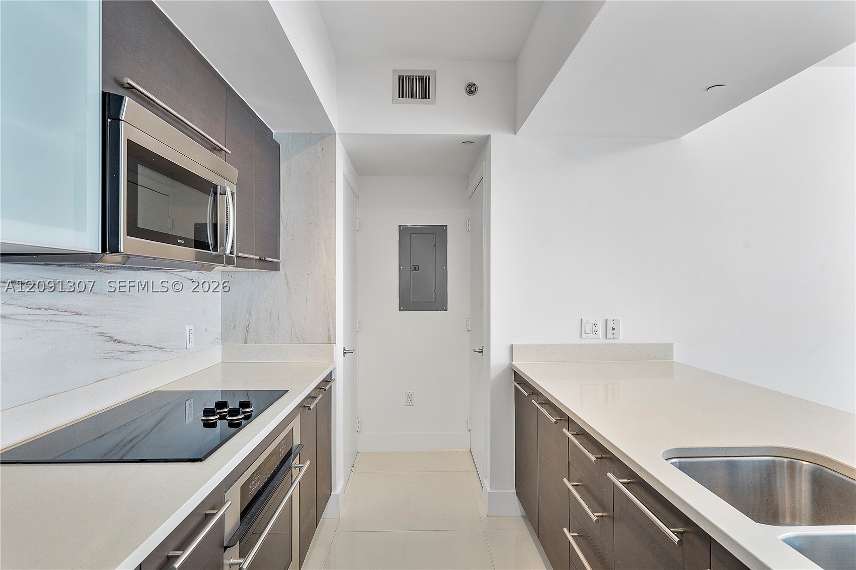 55 SE 6th St #3605, Miami FL 33131
