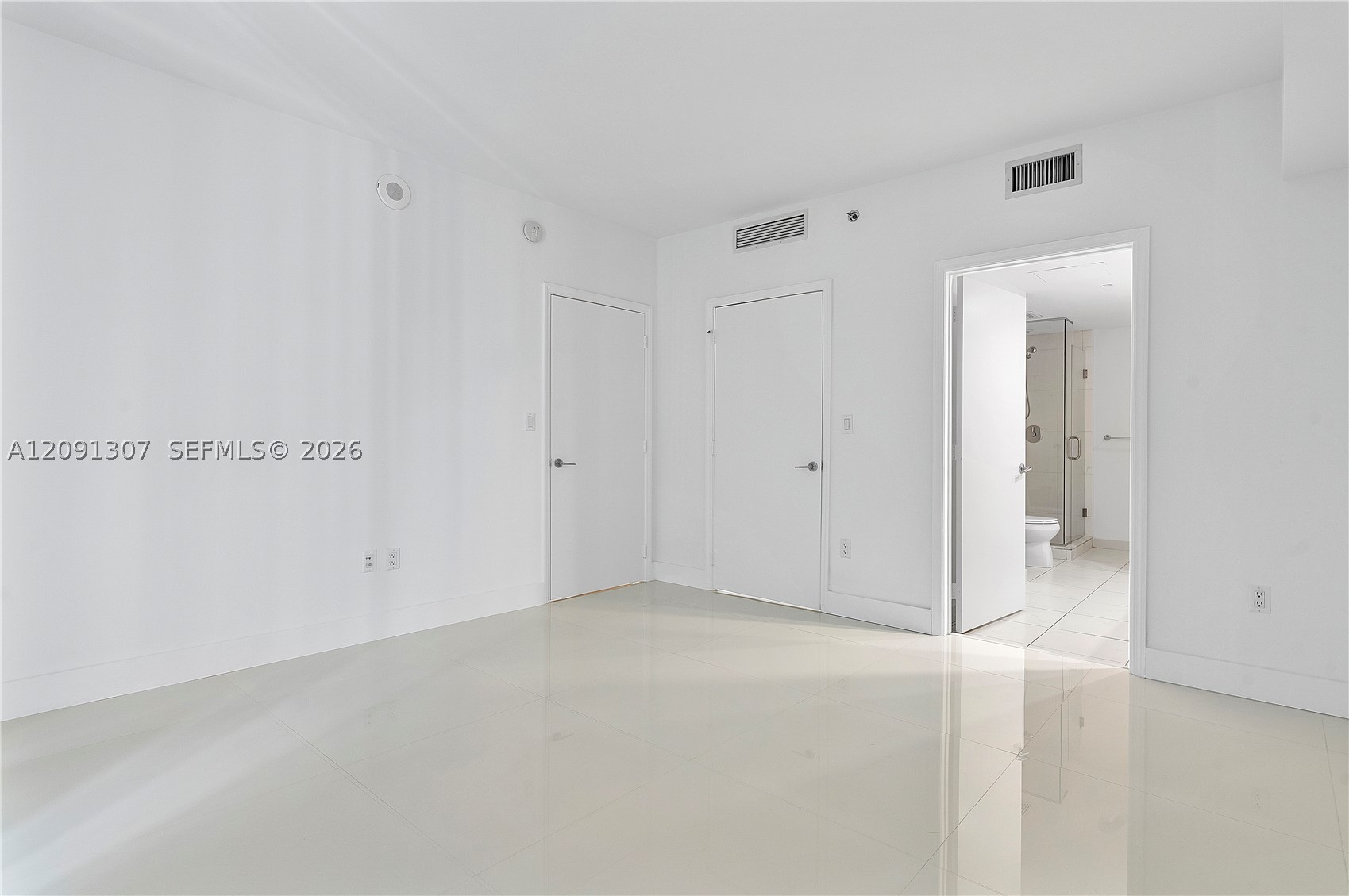 55 SE 6th St #3605, Miami FL 33131