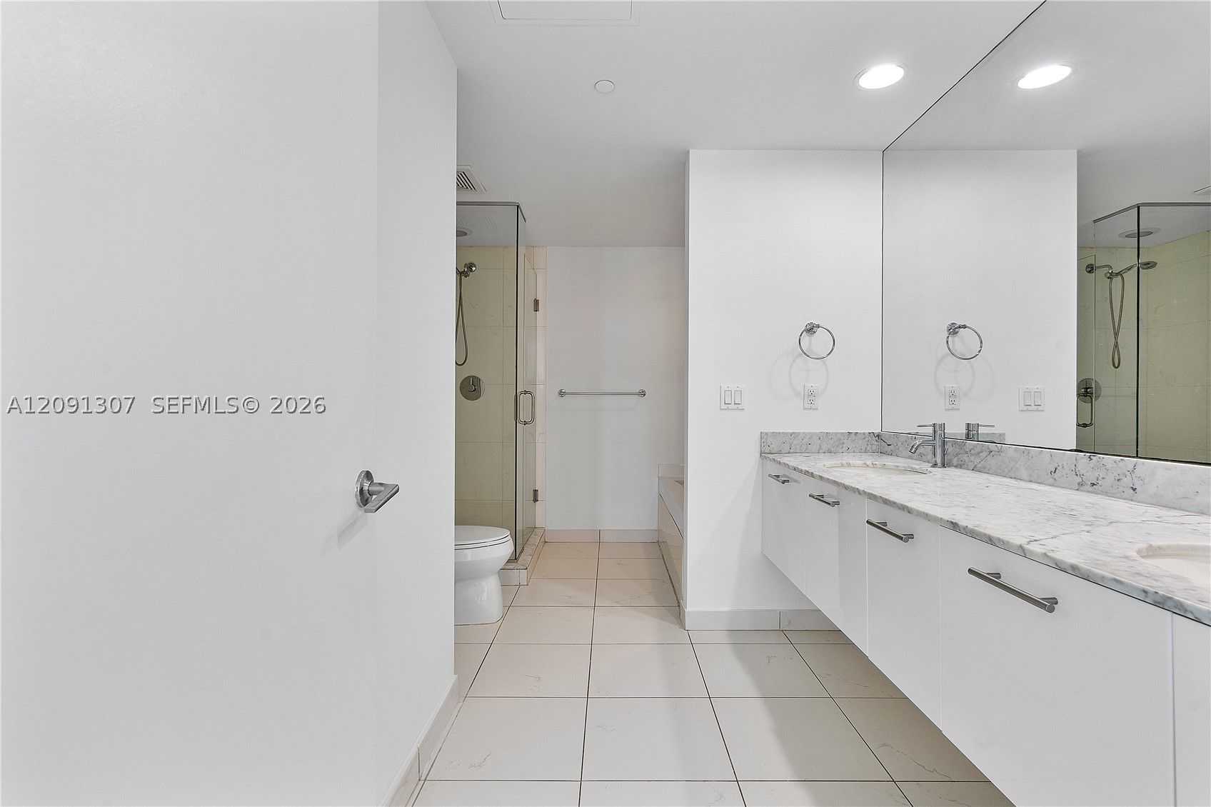 55 SE 6th St #3605, Miami FL 33131