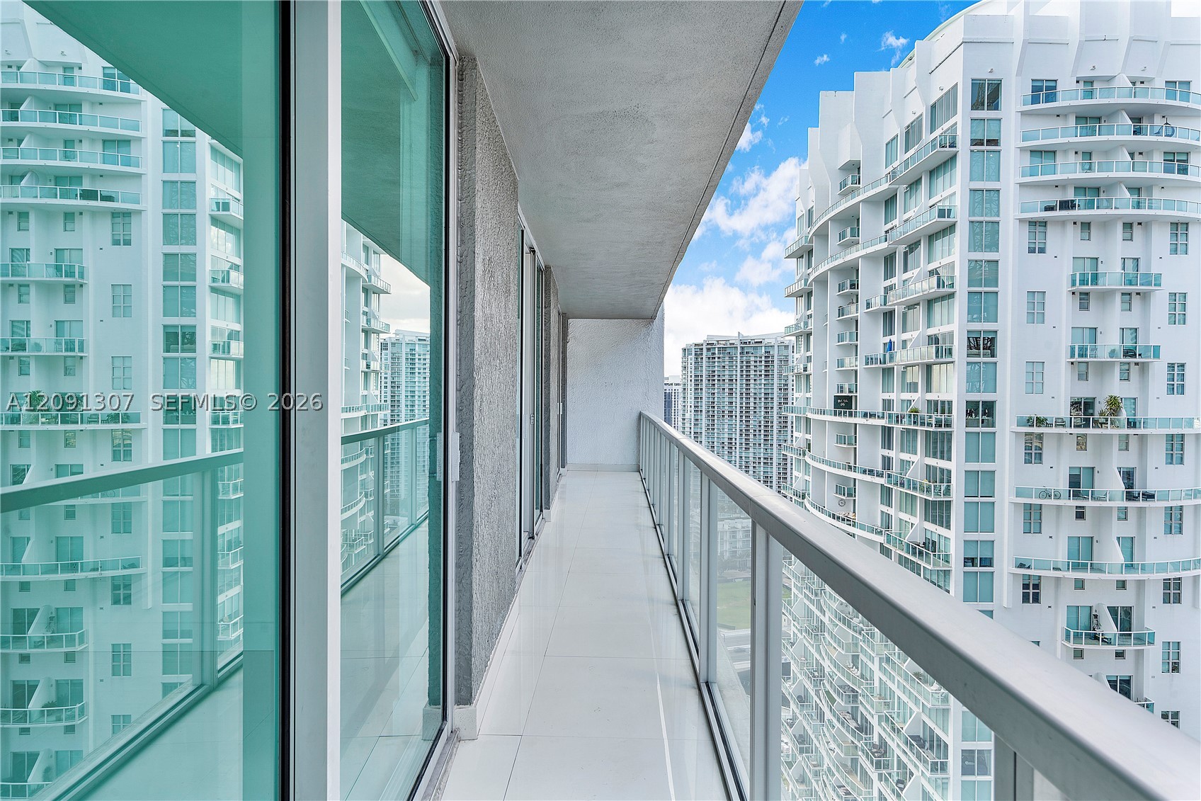 55 SE 6th St #3605, Miami FL 33131