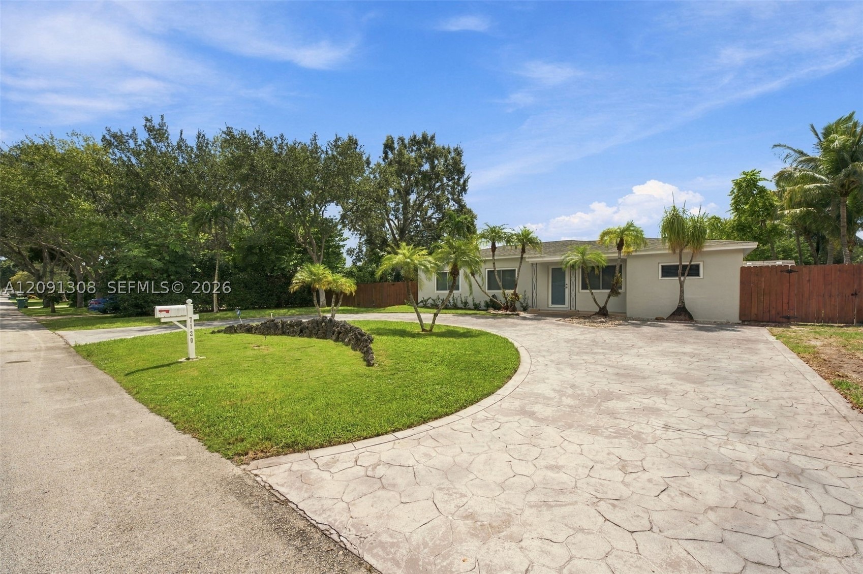 7120 SW 58th St, Miami FL 33143