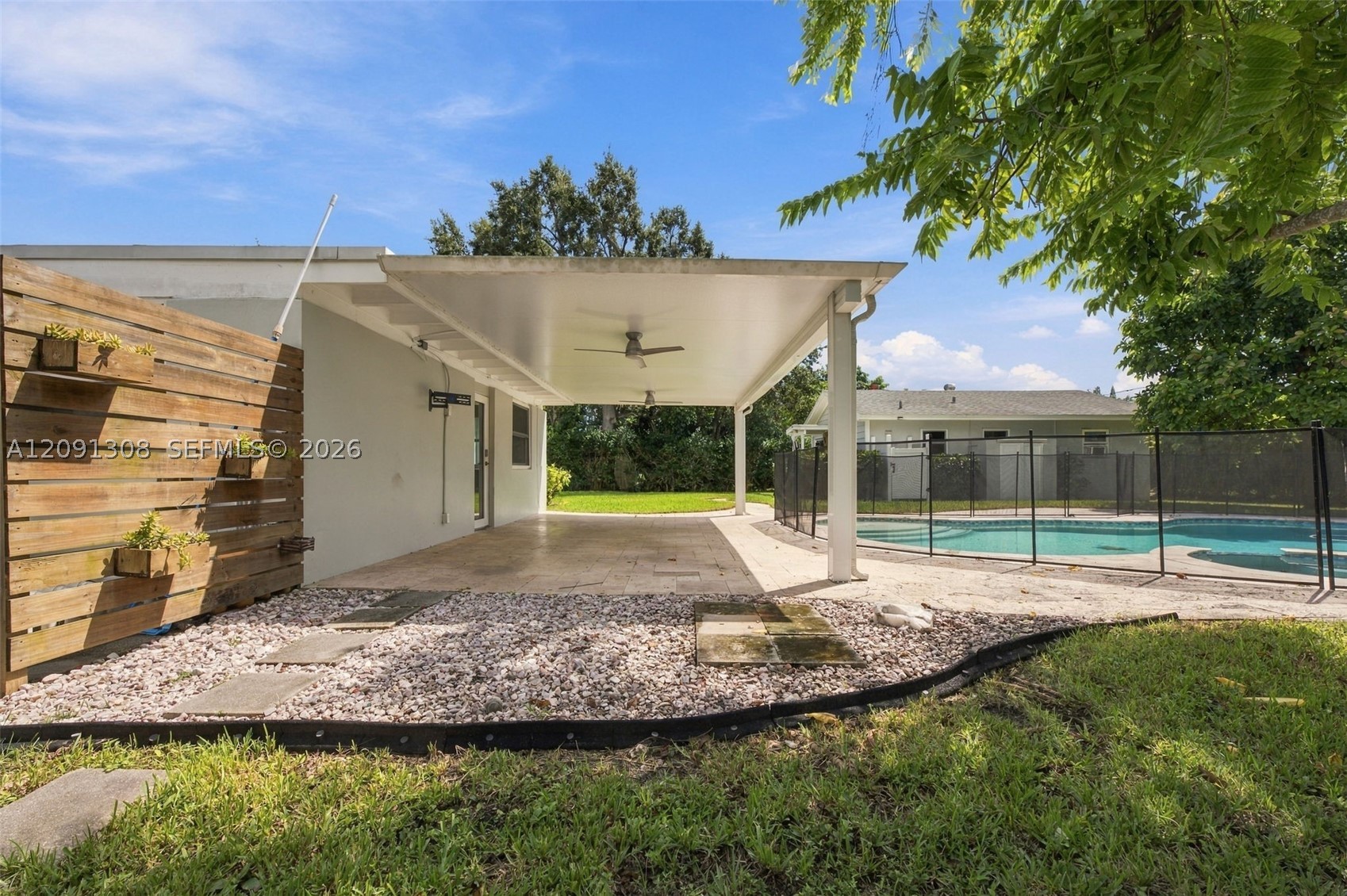 7120 SW 58th St, Miami FL 33143