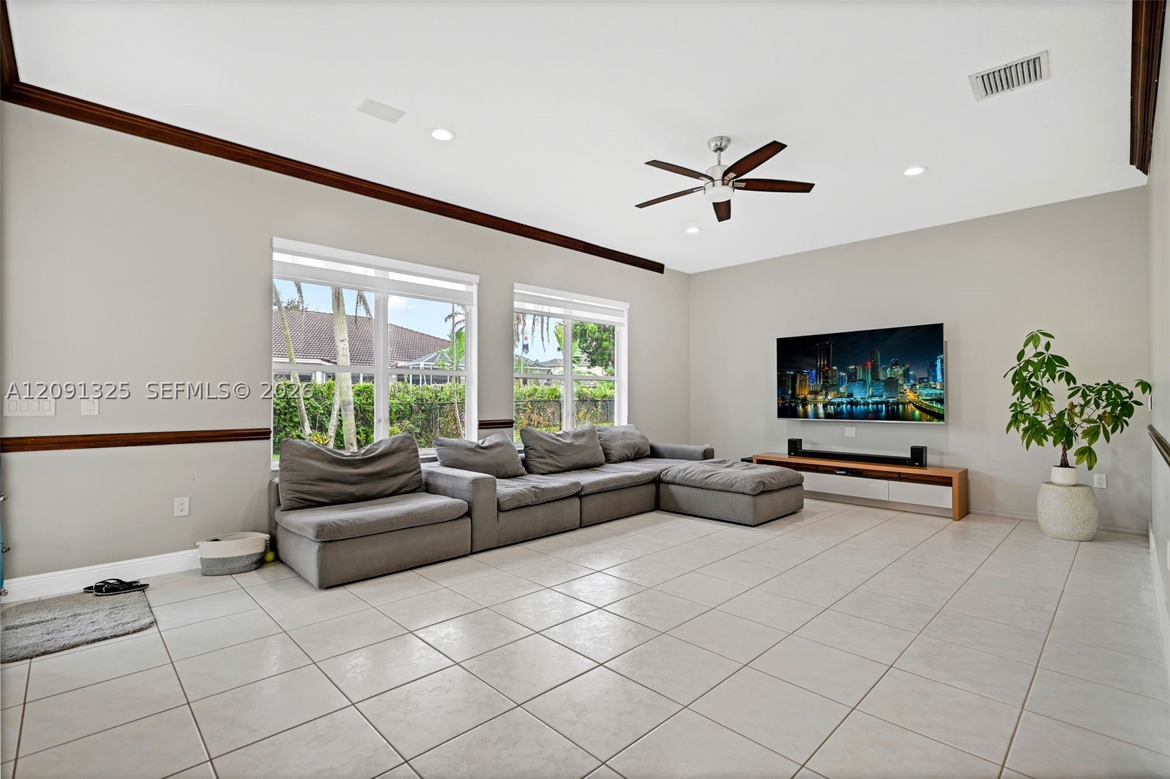 15976 SW 4th St, Pembroke Pines FL 33027