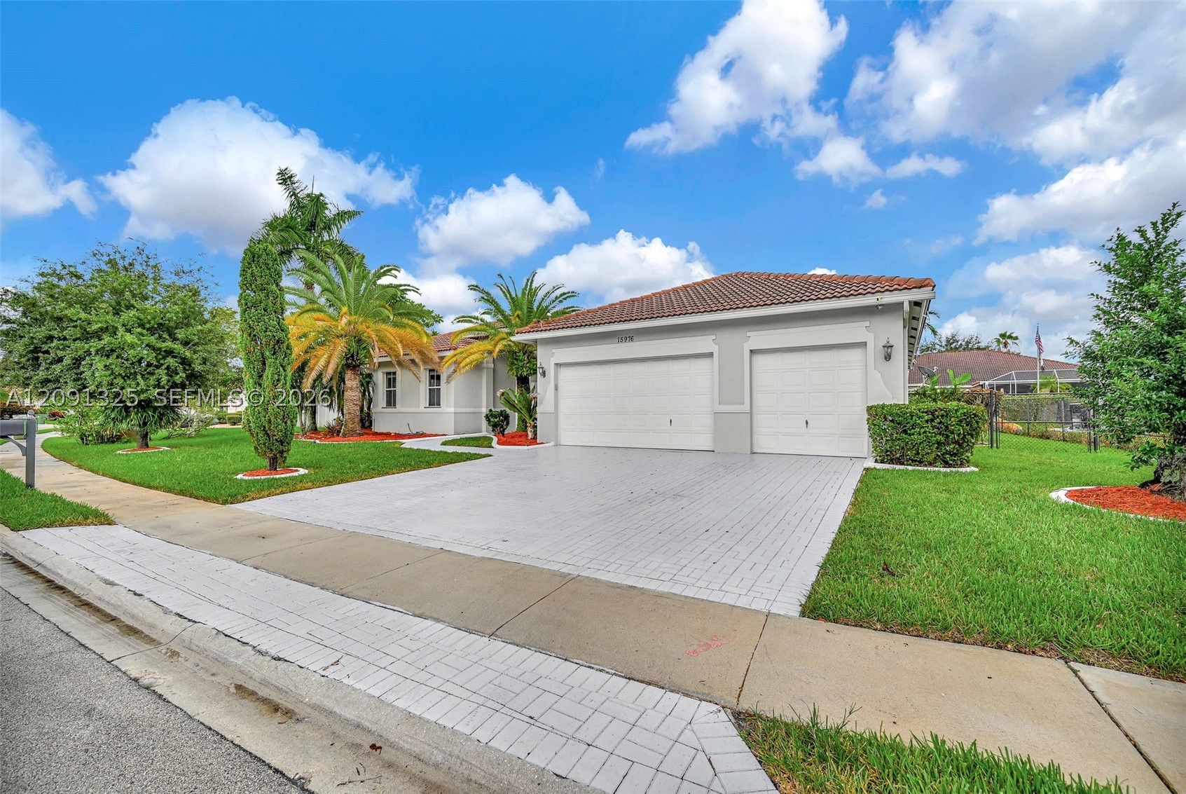 15976 SW 4th St, Pembroke Pines FL 33027