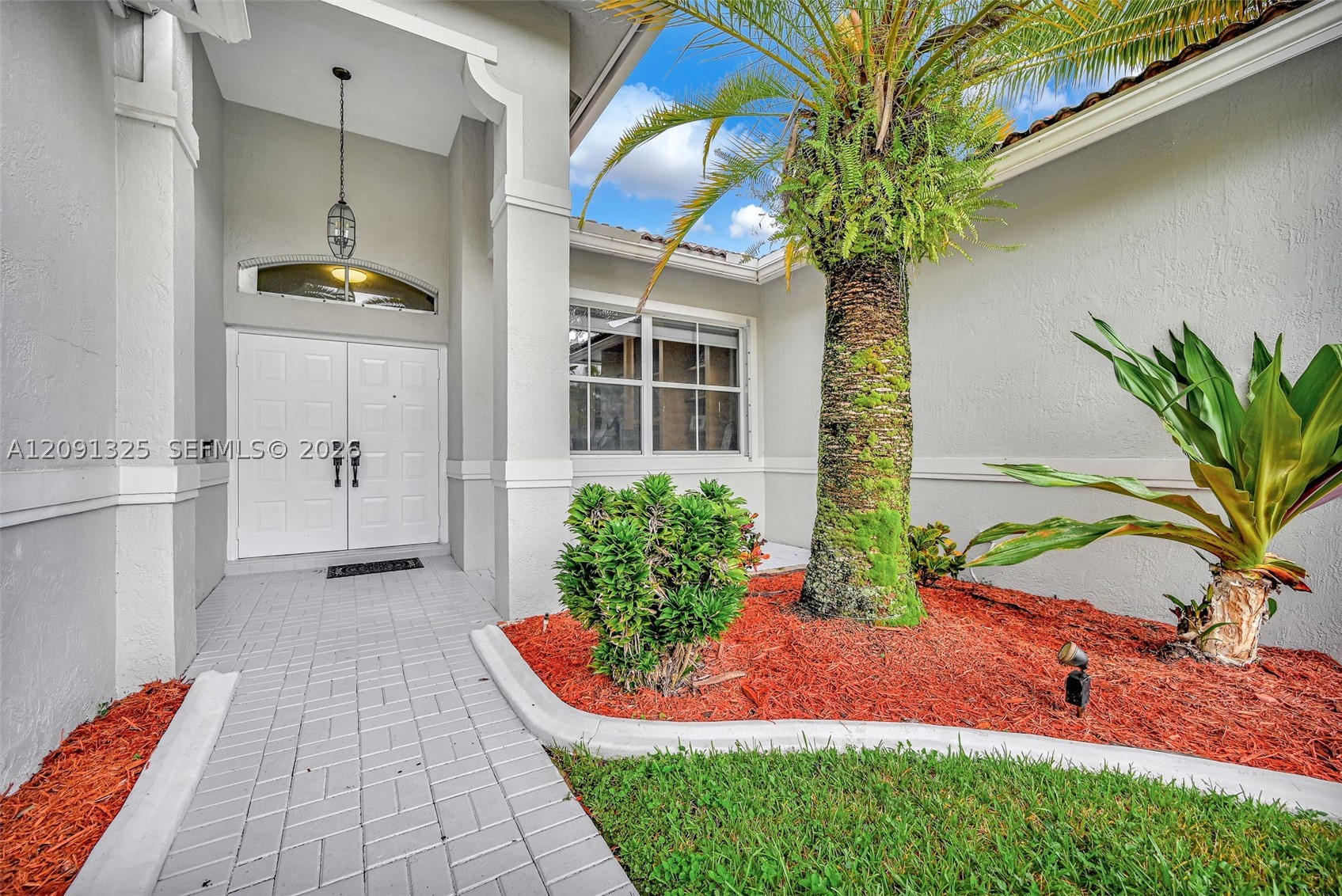 15976 SW 4th St, Pembroke Pines FL 33027