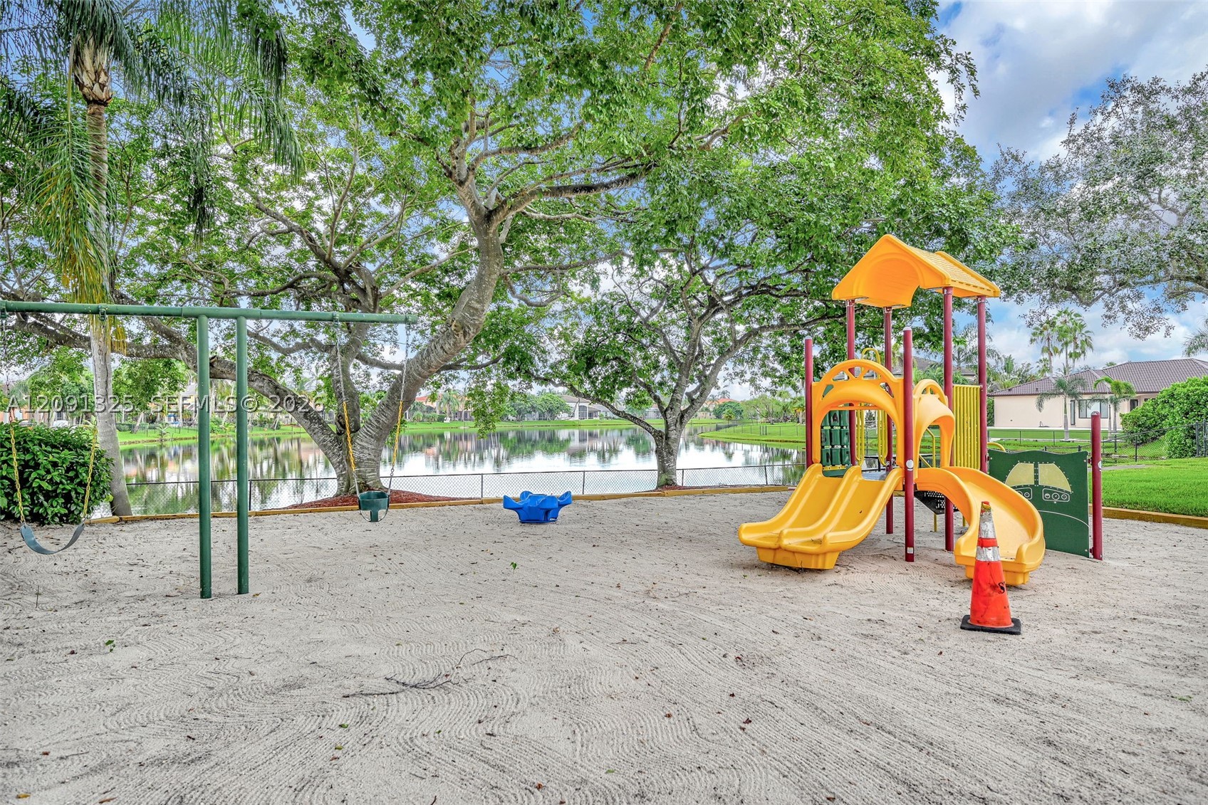 15976 SW 4th St, Pembroke Pines FL 33027