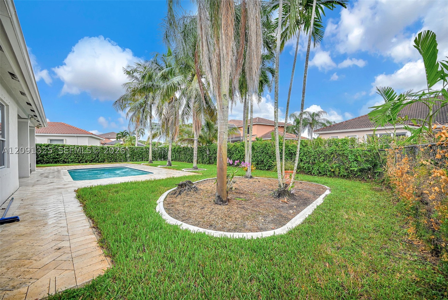 15976 SW 4th St, Pembroke Pines FL 33027