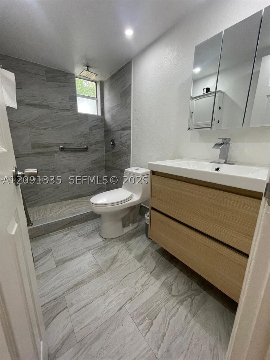 4550 NW 9th St #102E, Miami FL 33126
