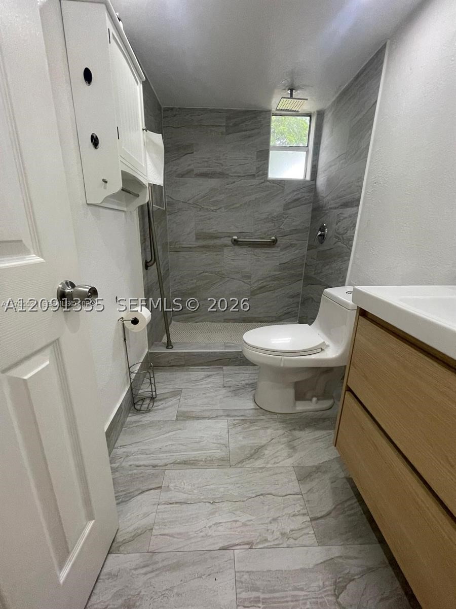 4550 NW 9th St #102E, Miami FL 33126