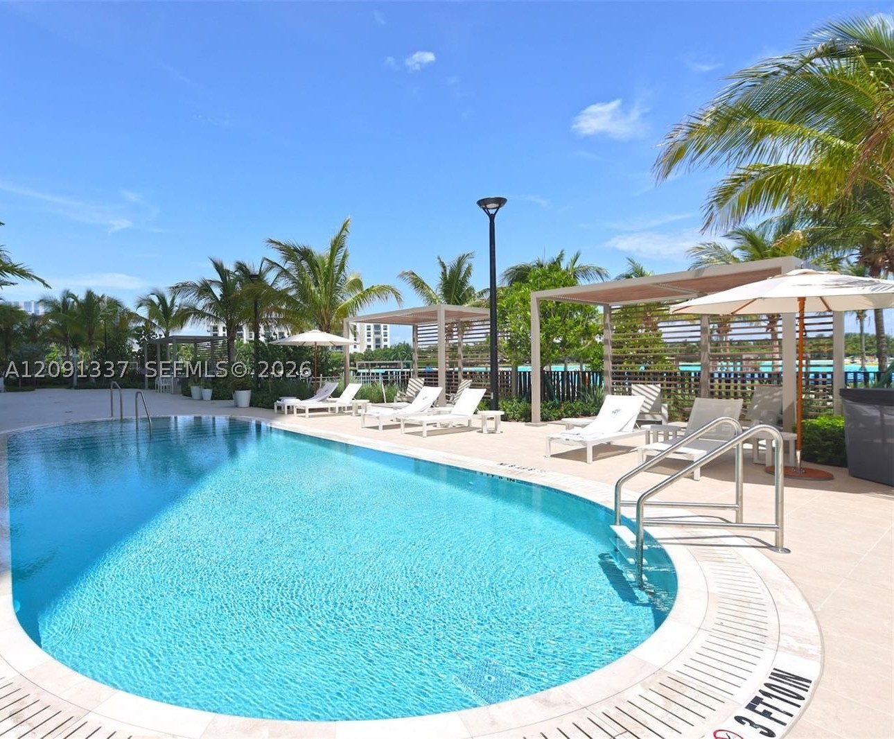 2411 Laguna Circle #903, North Miami FL 33181