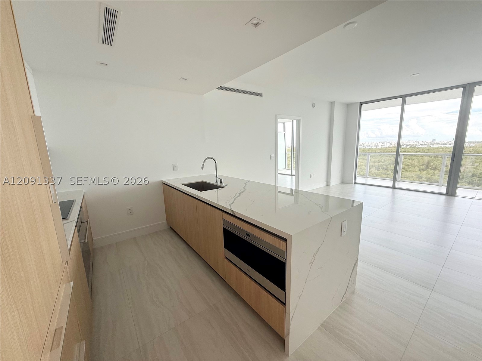2411 Laguna Circle #903, North Miami FL 33181