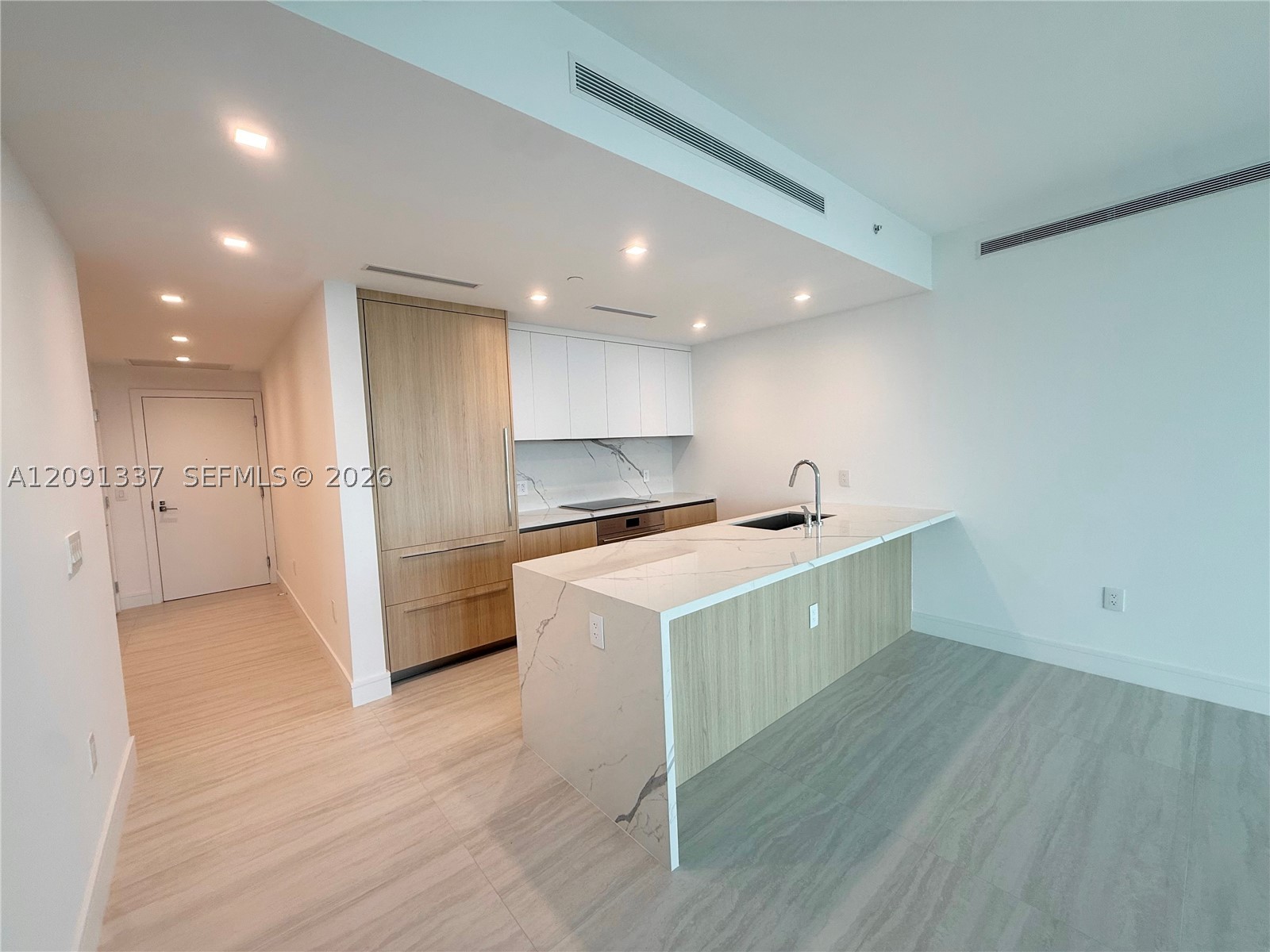 2411 Laguna Circle #903, North Miami FL 33181