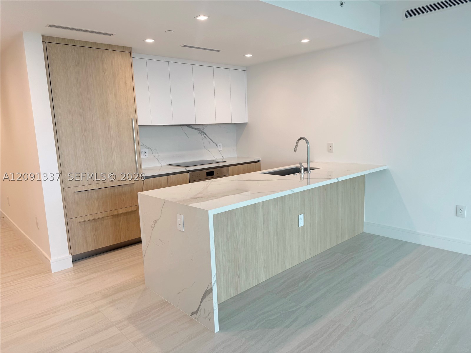 2411 Laguna Circle #903, North Miami FL 33181