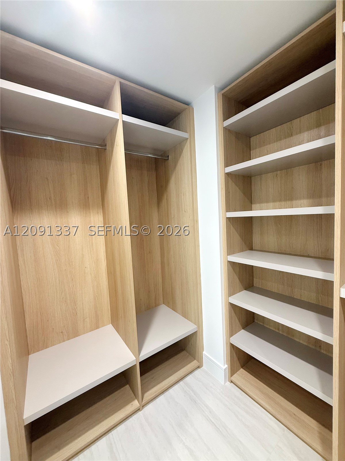 2411 Laguna Circle #903, North Miami FL 33181