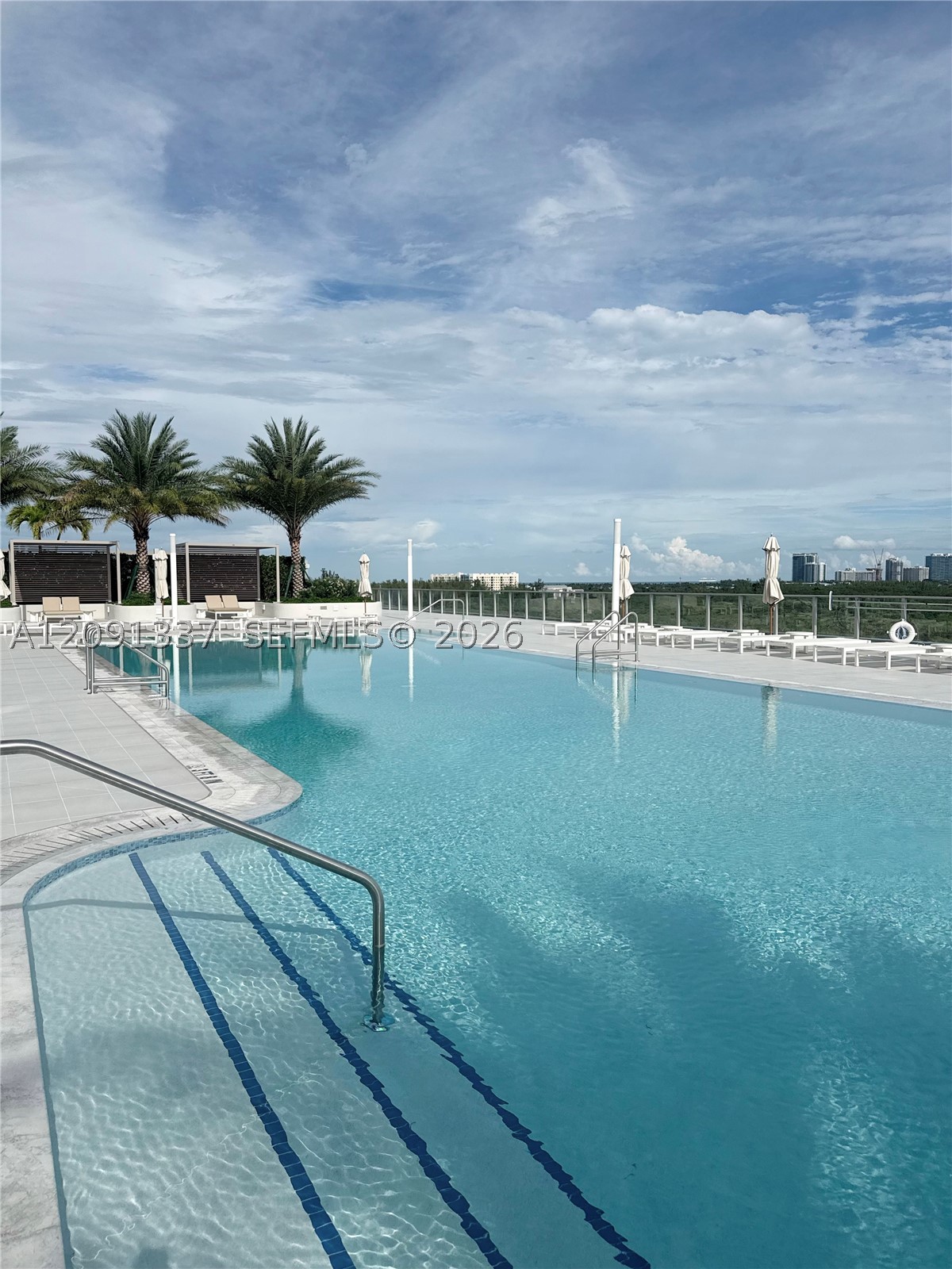 2411 Laguna Circle #903, North Miami FL 33181