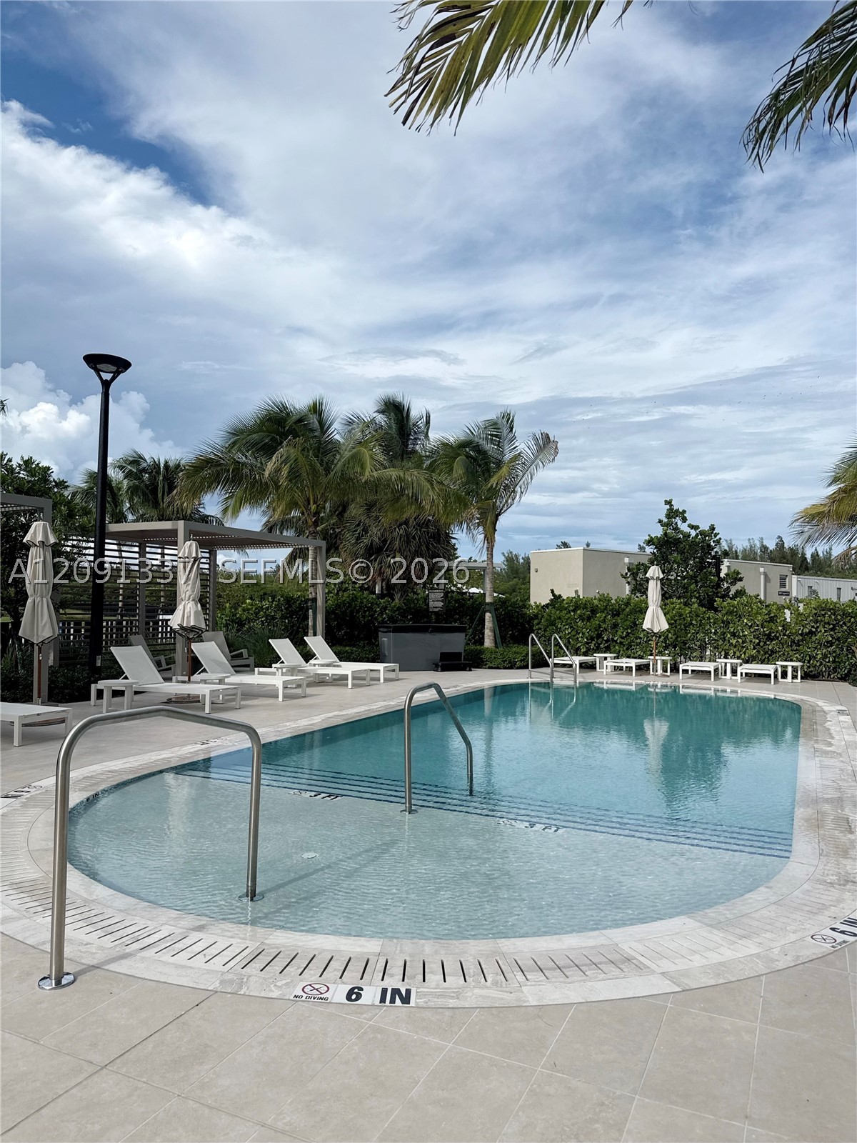 2411 Laguna Circle #903, North Miami FL 33181