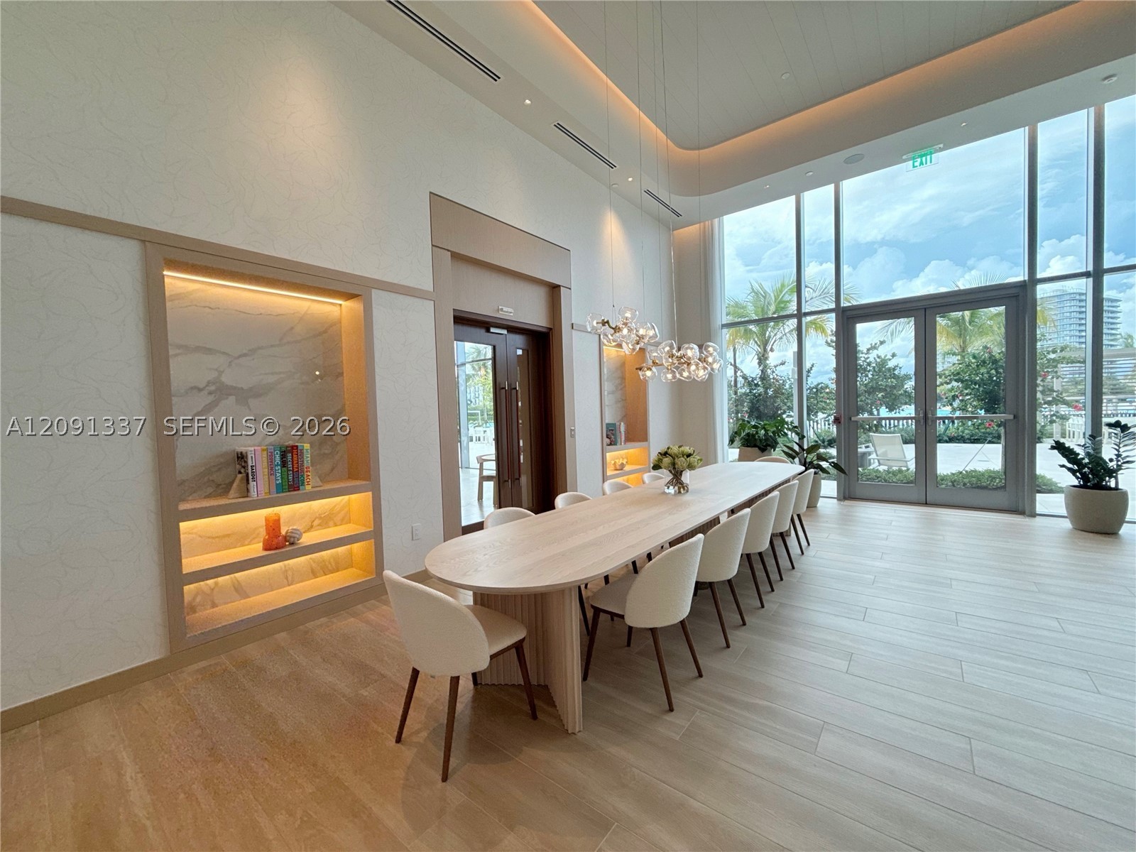 2411 Laguna Circle #903, North Miami FL 33181