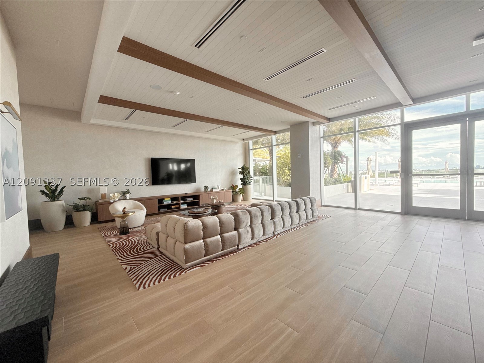 2411 Laguna Circle #903, North Miami FL 33181