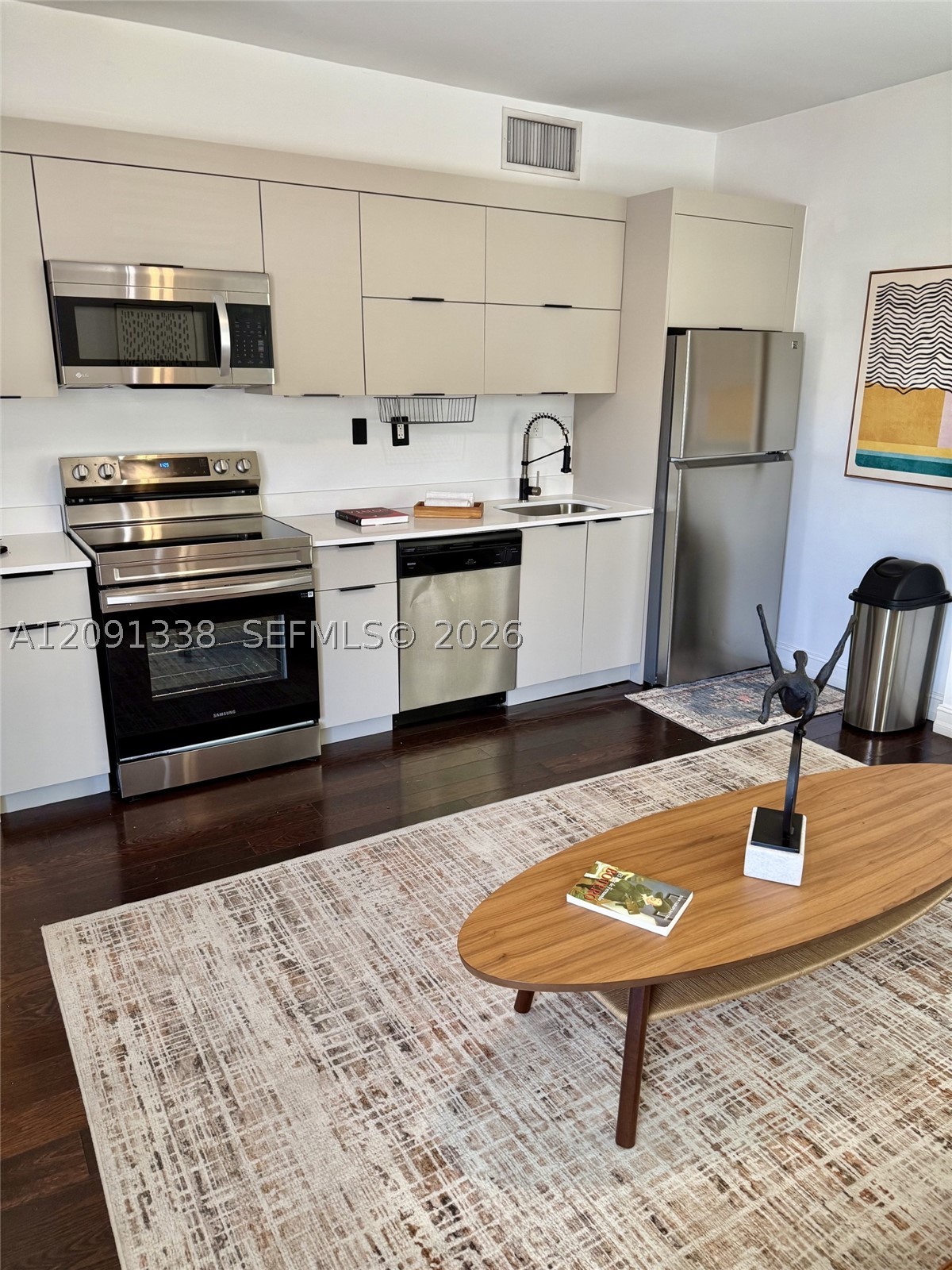 601 11th St #107, Miami Beach FL 33139