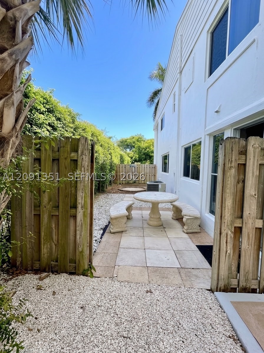 4529 NE 21st Ave #5, Fort Lauderdale FL 33308