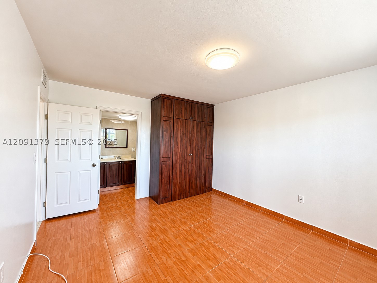 1075 W 68th St #415, Hialeah FL 33014
