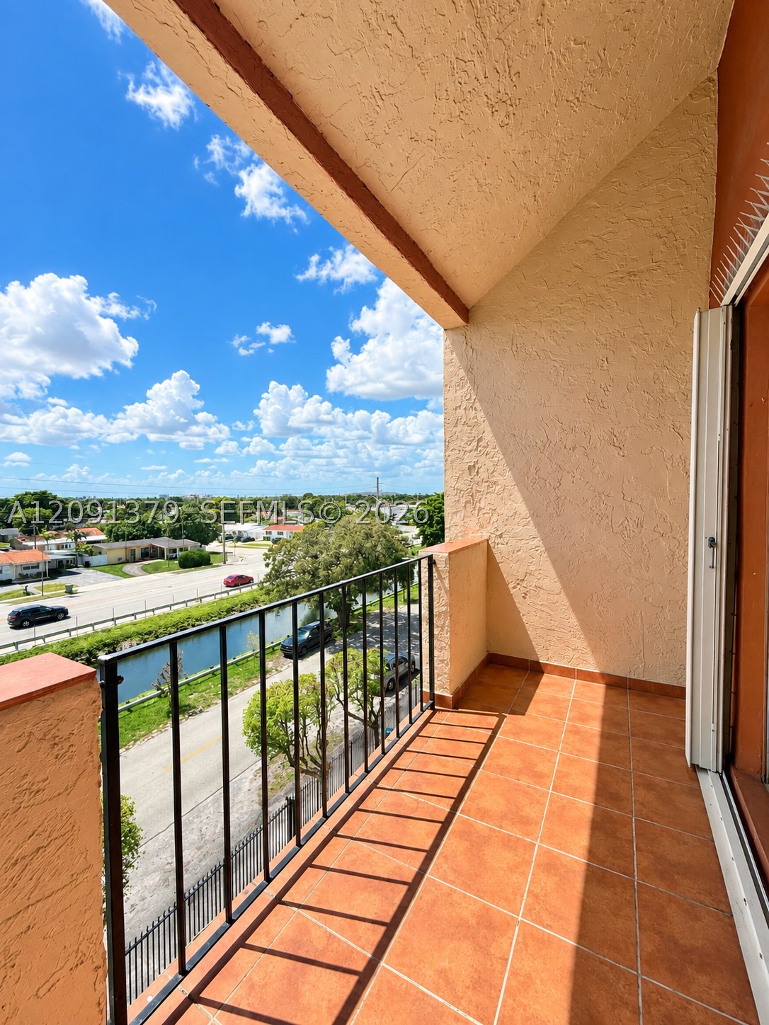 1075 W 68th St #415, Hialeah FL 33014