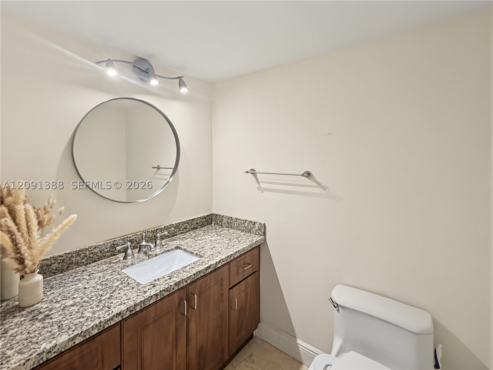 900 Bay Dr #221, Miami Beach FL 33141