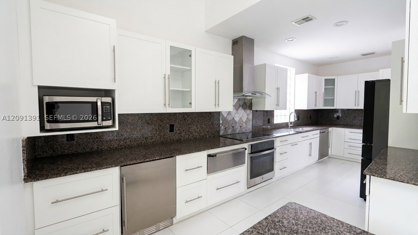 2000 S Bayshore Dr #58, Miami FL 33133
