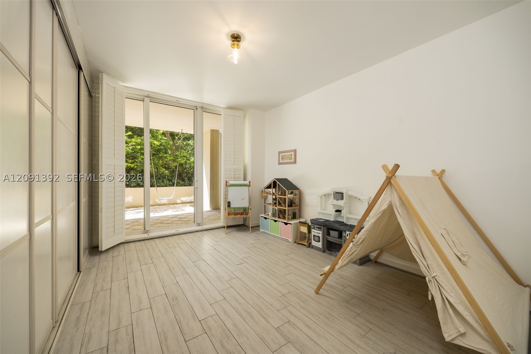 445 Grand Bay Dr #104, Key Biscayne FL 33149