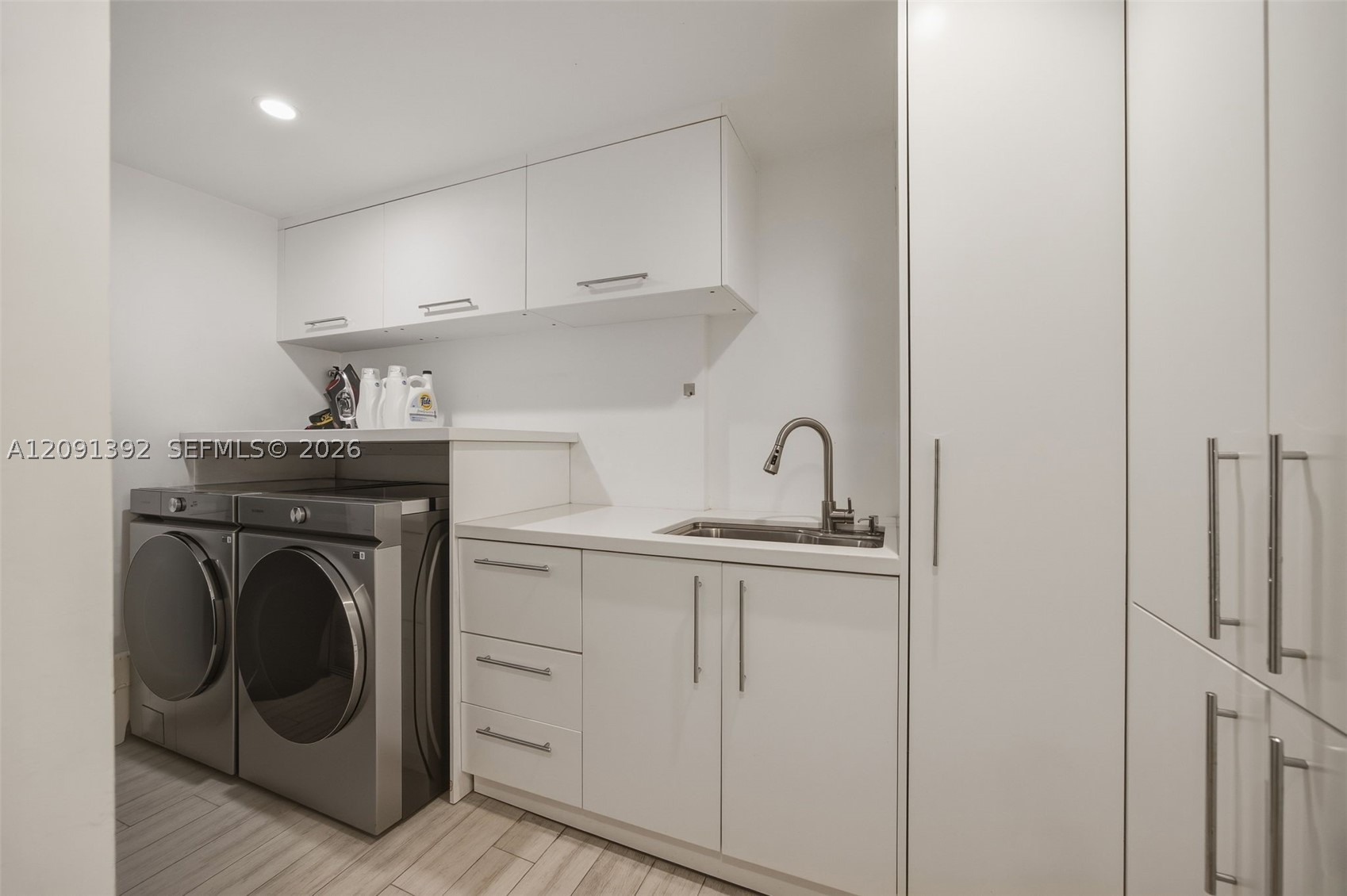 445 Grand Bay Dr #104, Key Biscayne FL 33149