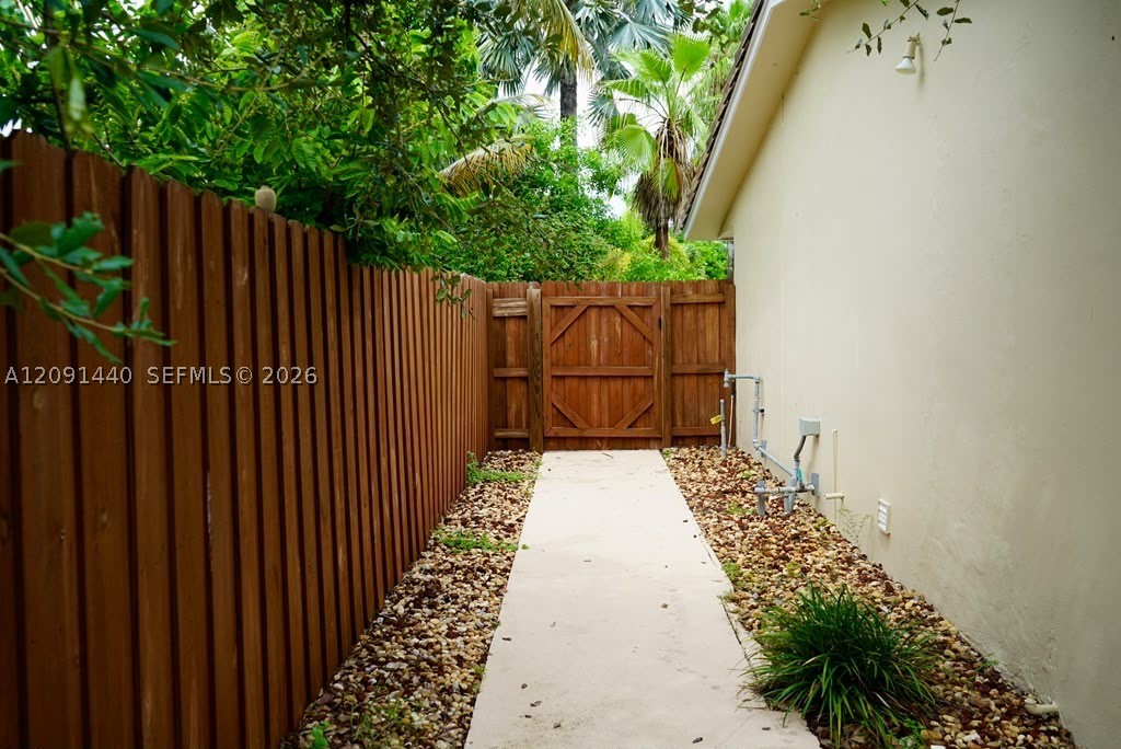 3404 Barton Rd, Pompano Beach FL 33062