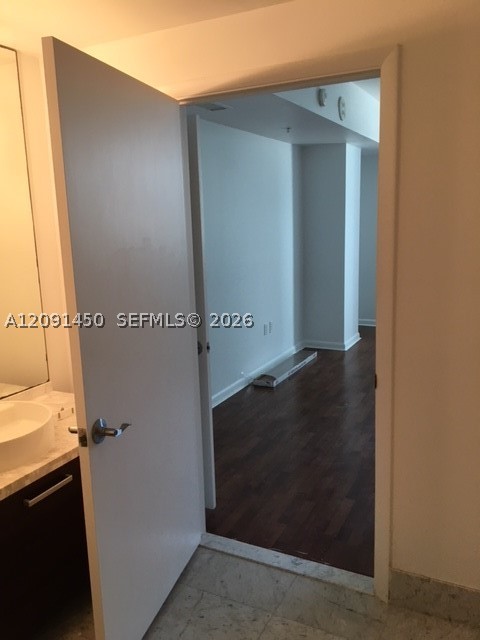 Miami FL 33132 - A12091450