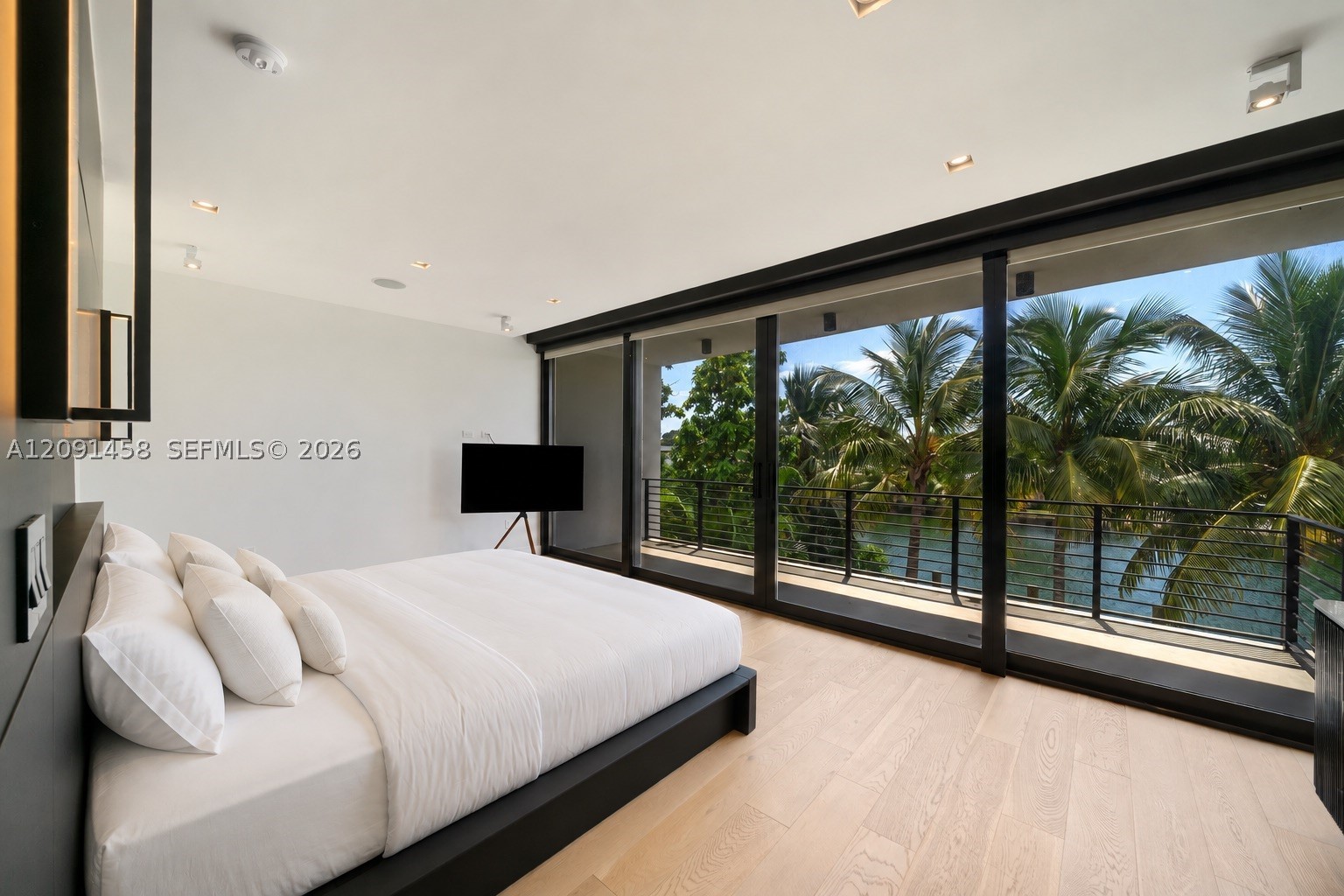 770 S Shore Dr, Miami Beach FL 33141