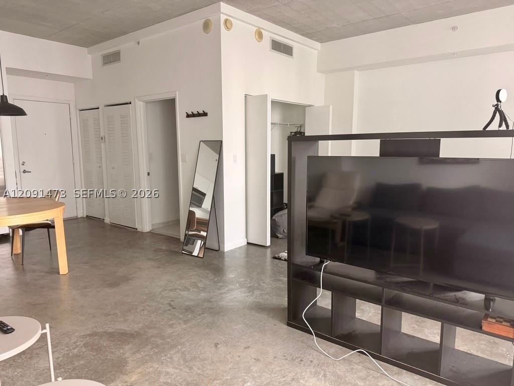 133 NE 2nd Ave #1605, Miami FL 33132