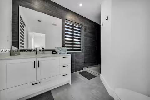 315 NW 40th St, Miami FL 33127
