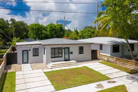 315 NW 40th St, Miami FL 33127