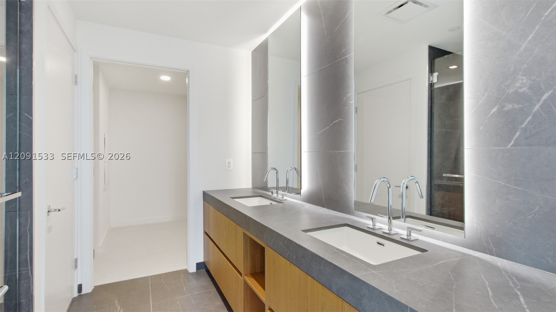 1400 Biscayne Blvd #2902, Miami FL 33132
