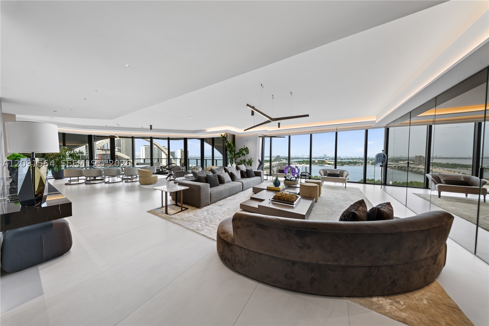 1000 NE Biscayne Blvd #2202, Miami FL 33132