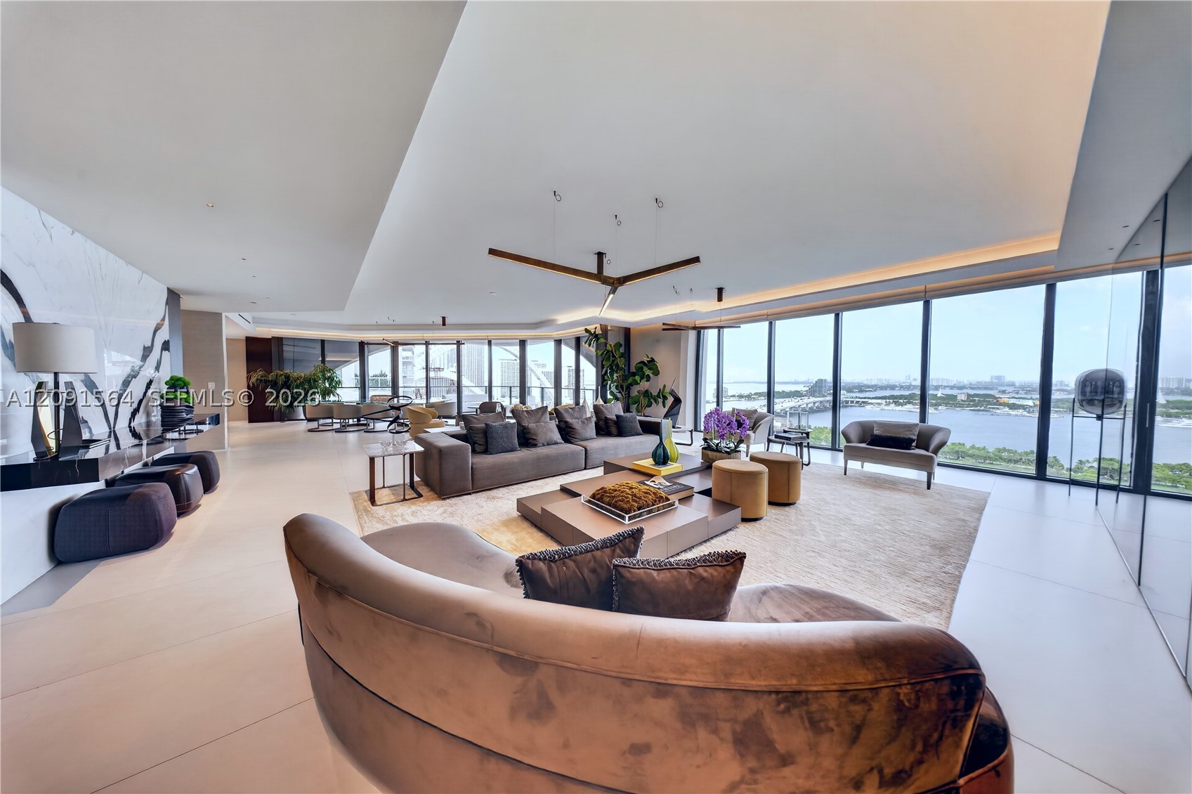 1000 NE Biscayne Blvd #2202, Miami FL 33132