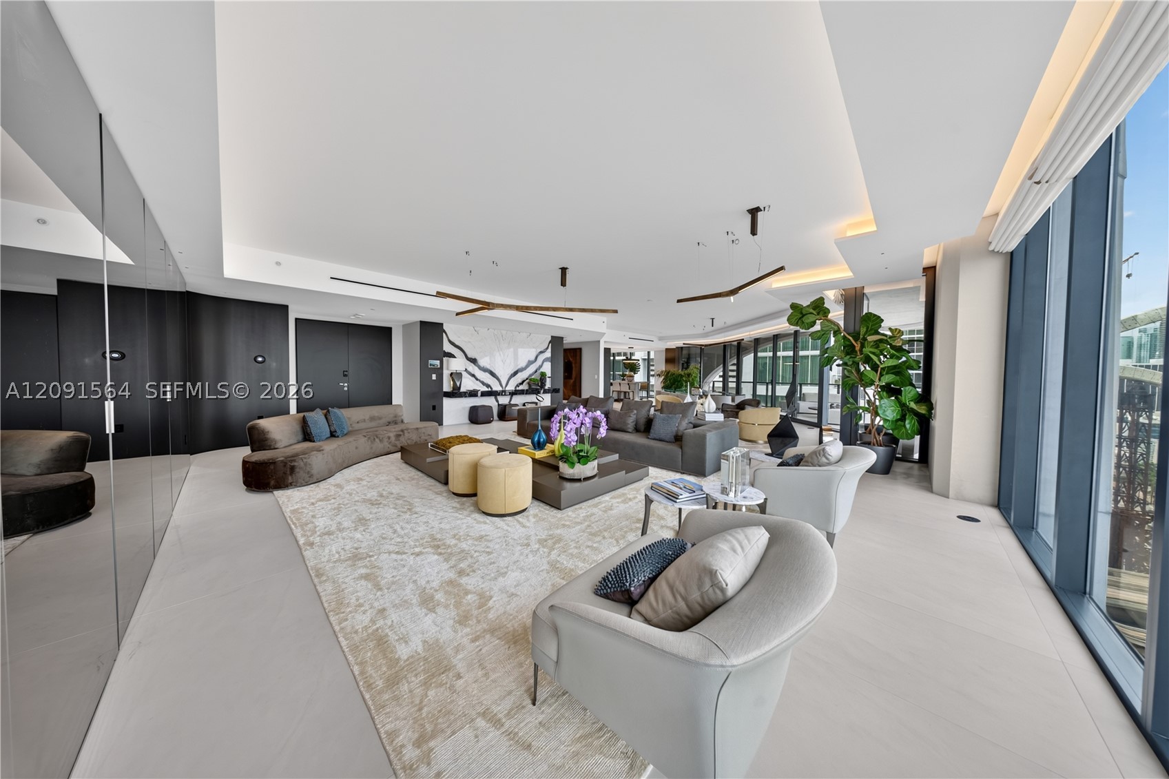 1000 NE Biscayne Blvd #2202, Miami FL 33132