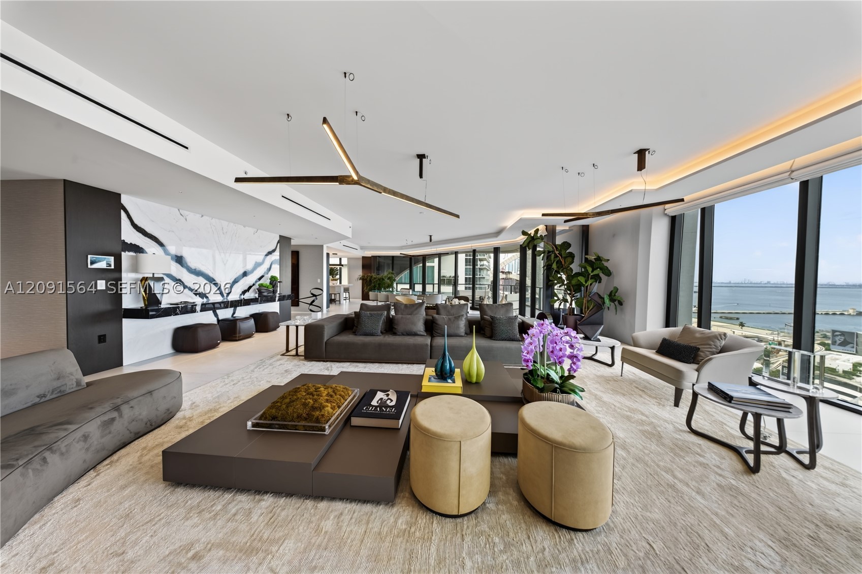 1000 NE Biscayne Blvd #2202, Miami FL 33132