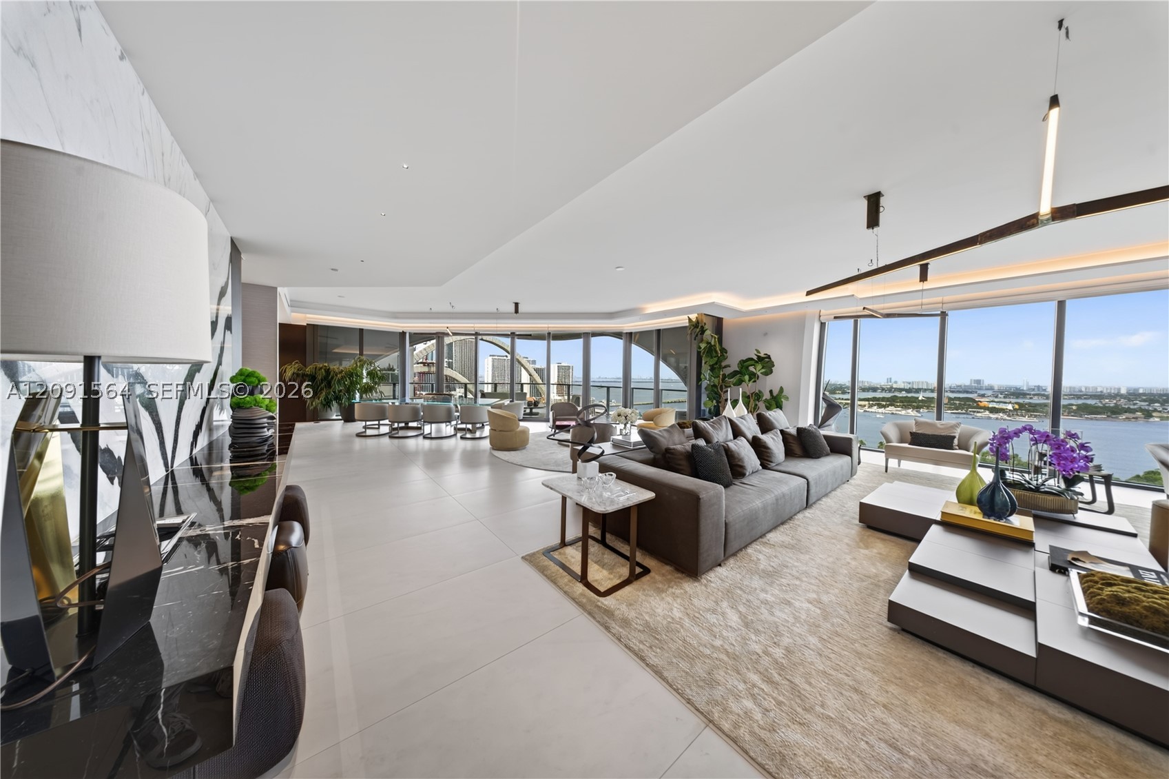 1000 NE Biscayne Blvd #2202, Miami FL 33132