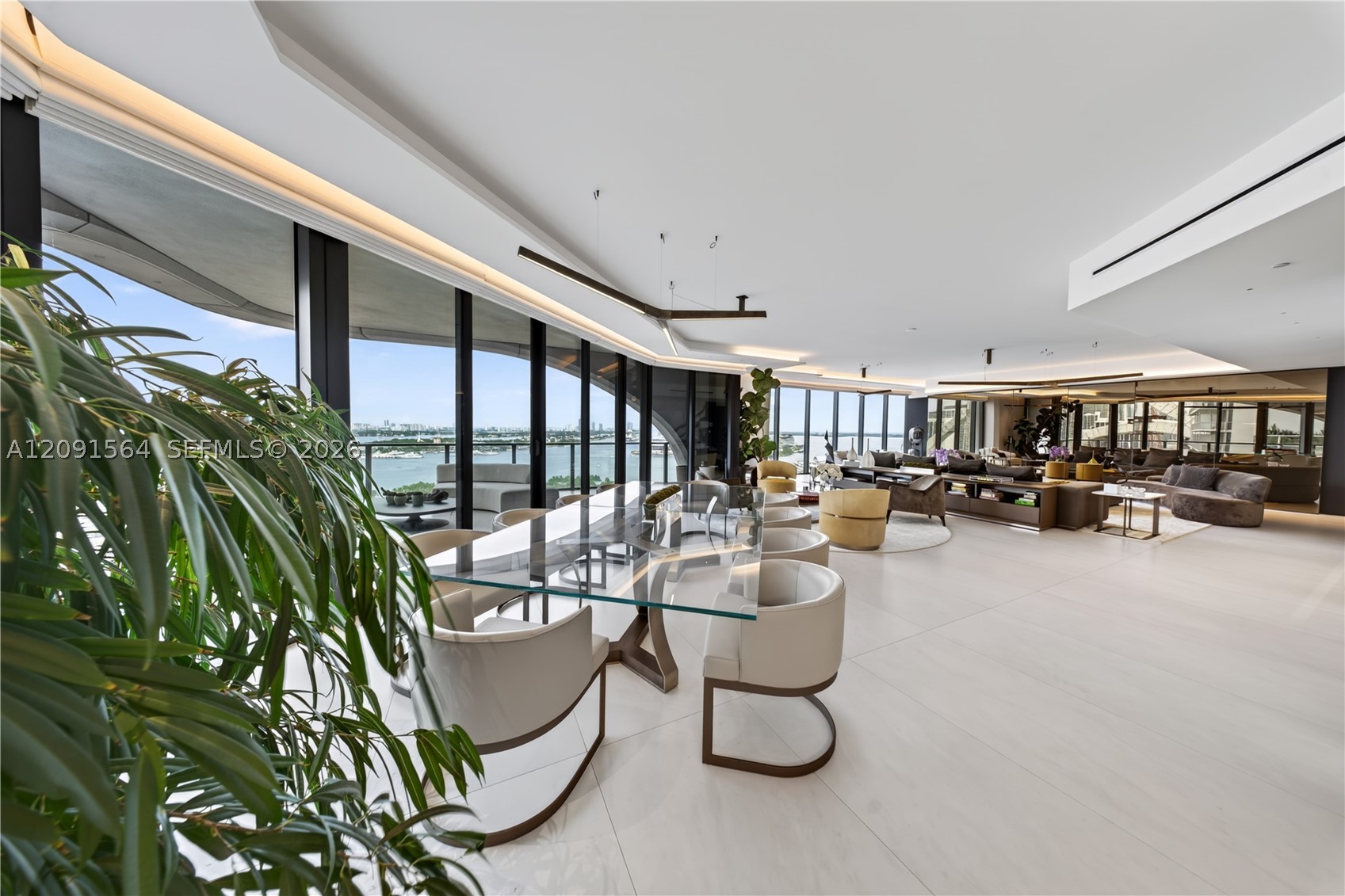 1000 NE Biscayne Blvd #2202, Miami FL 33132
