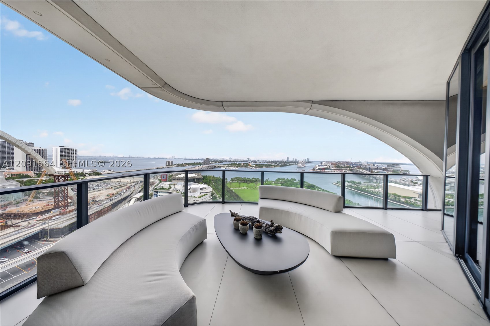 1000 NE Biscayne Blvd #2202, Miami FL 33132